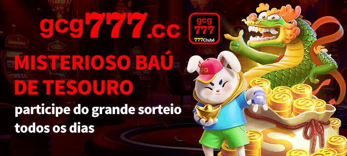 Cliente usando celular para sacar ganhos no gcg777.com